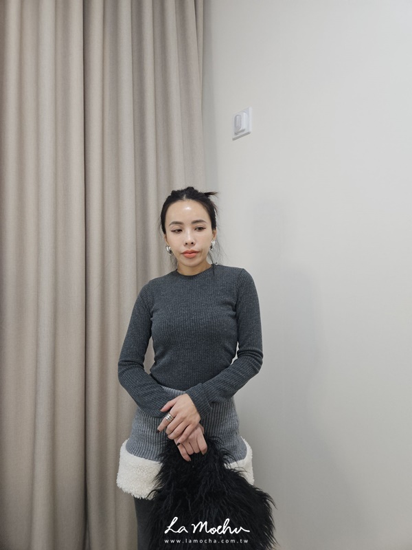 圓領直坑條純色打底上衣
